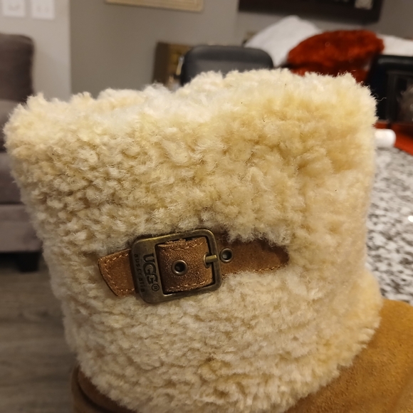 UGG Ellee Boots size 9 - Picture 4 of 10